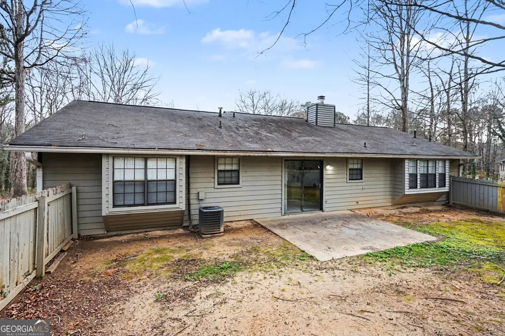 2221 Davis Oaks CT Stone Mountain, GA 30087