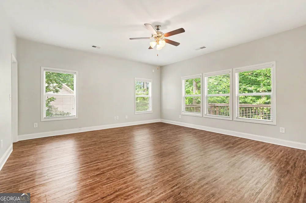 825 Sassafras LN Hoschton, GA 30548