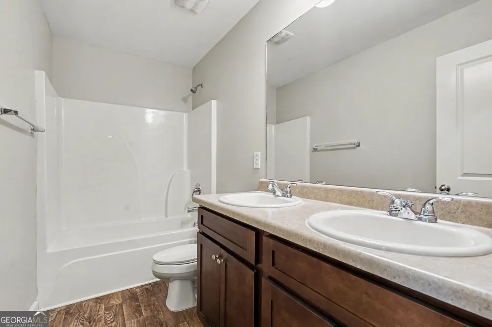 825 Sassafras LN Hoschton, GA 30548