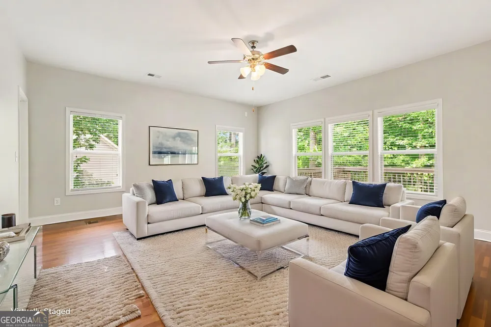 825 Sassafras LN Hoschton, GA 30548