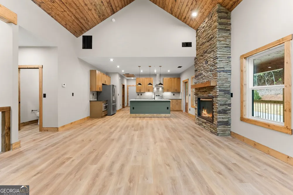 286 Frances DR Ellijay, GA 30536