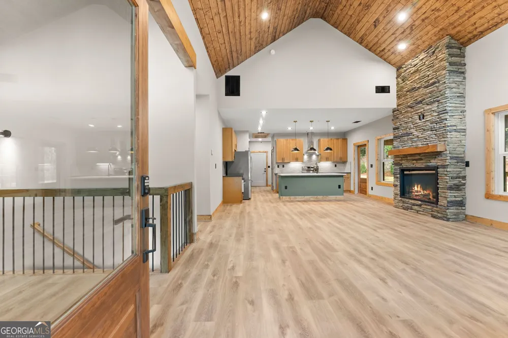 286 Frances DR Ellijay, GA 30536