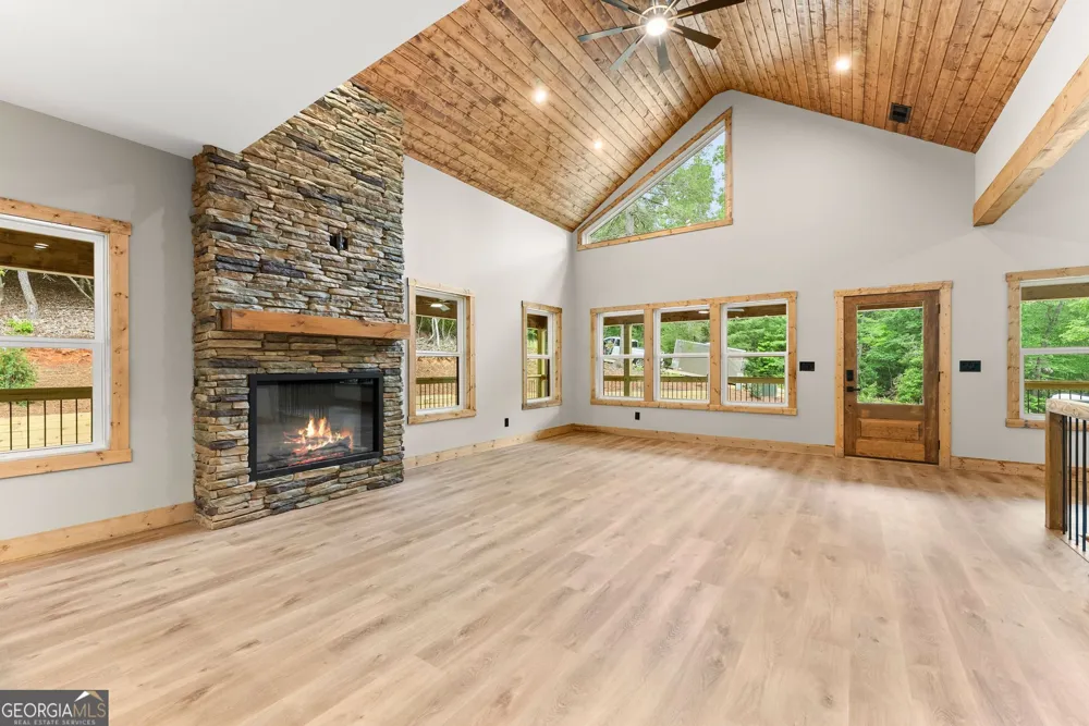 286 Frances DR Ellijay, GA 30536
