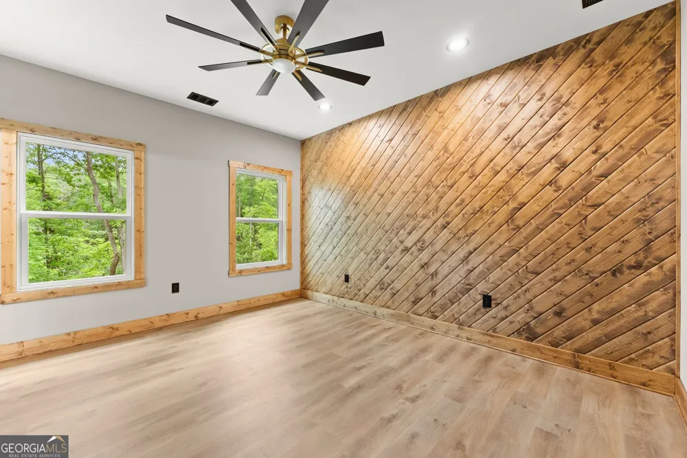 286 Frances DR Ellijay, GA 30536