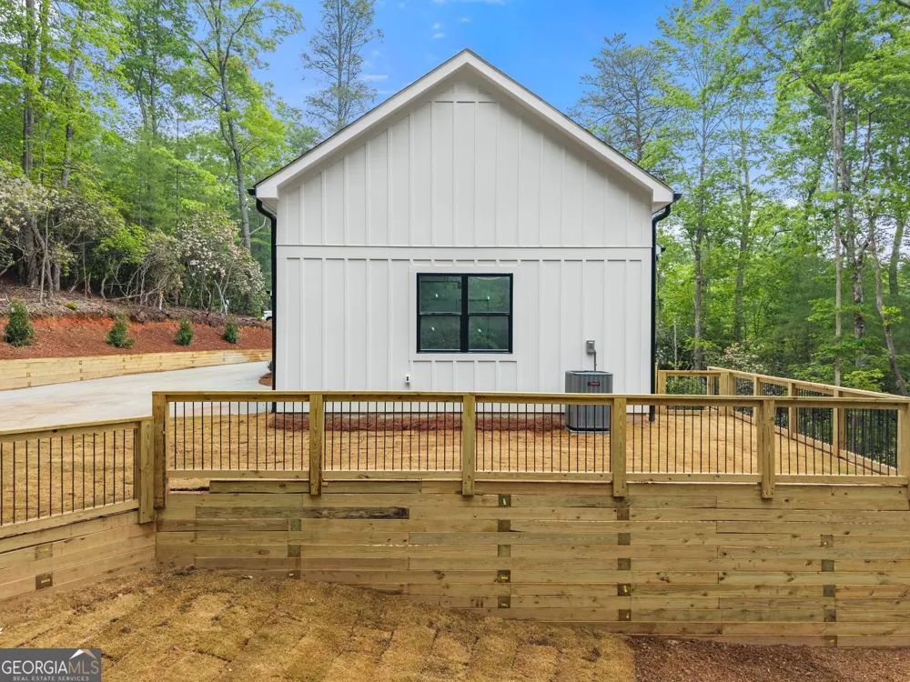 286 Frances DR Ellijay, GA 30536