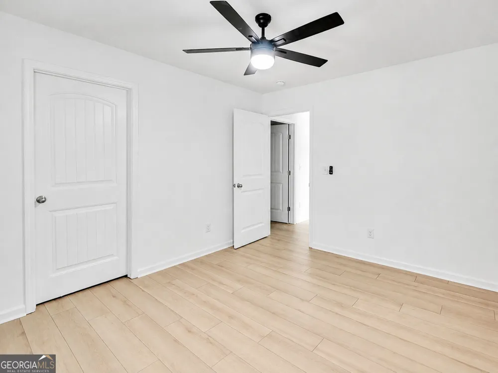 418 Lake Ridge LN Fairburn, GA 30213
