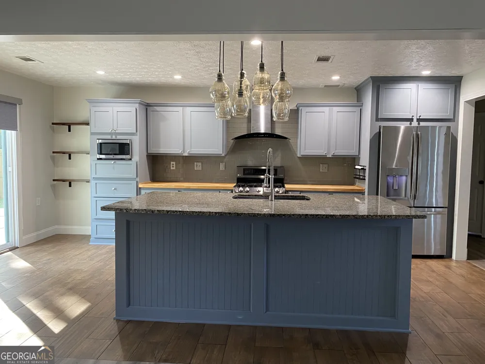 900 Harbins View DR Dacula, GA 30019