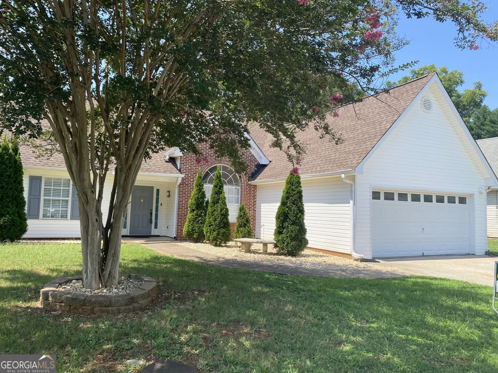 900 Harbins View DR Dacula, GA 30019