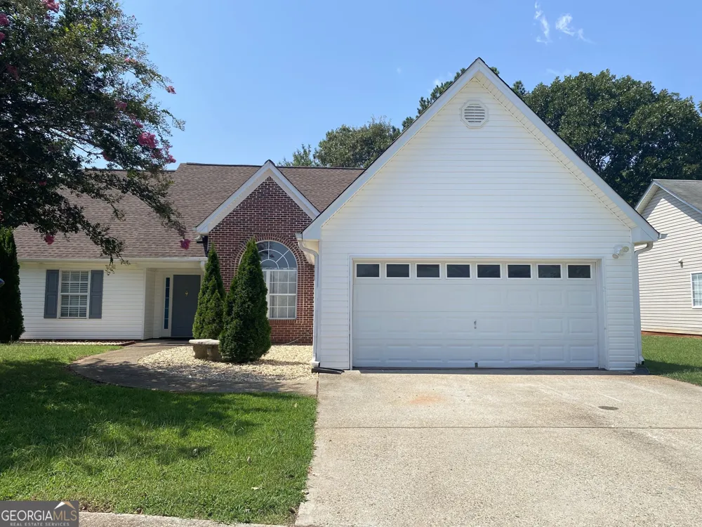 900 Harbins View DR Dacula, GA 30019