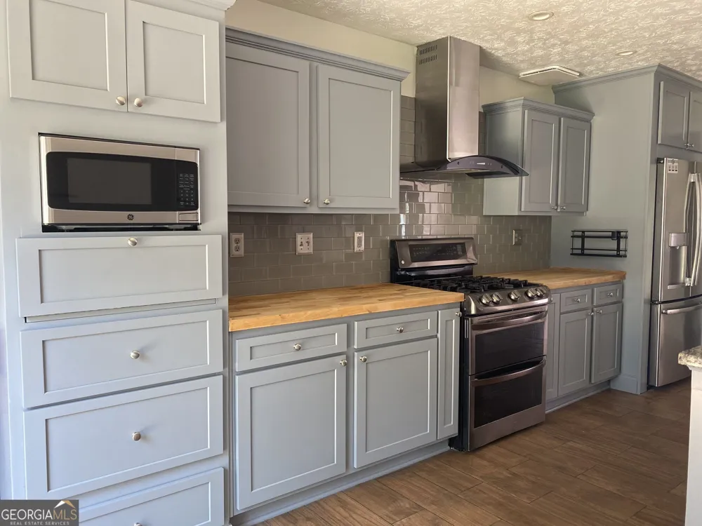 900 Harbins View DR Dacula, GA 30019