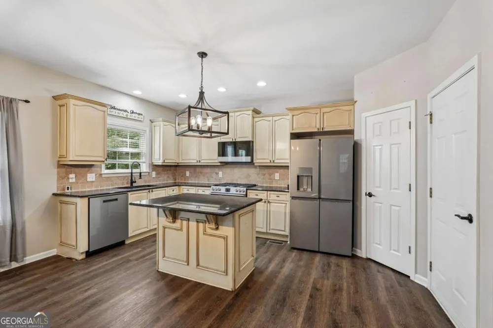 148 Gemstone LN Acworth, GA 30101