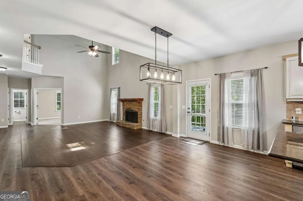 148 Gemstone LN Acworth, GA 30101