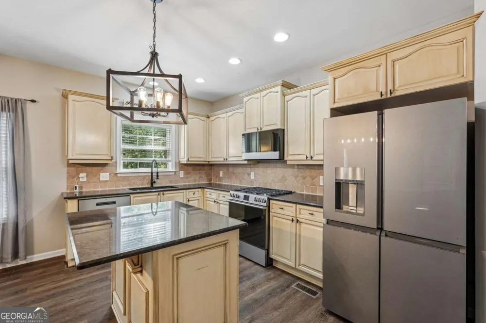 148 Gemstone LN Acworth, GA 30101