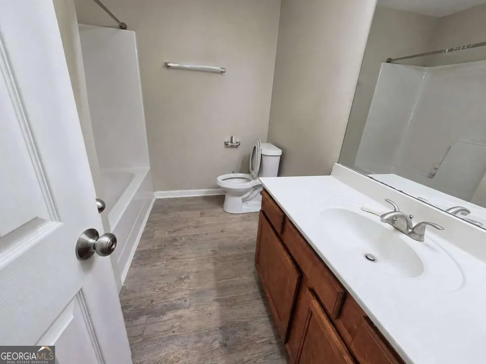 5871 Apple Grove RD Buford, GA 30519