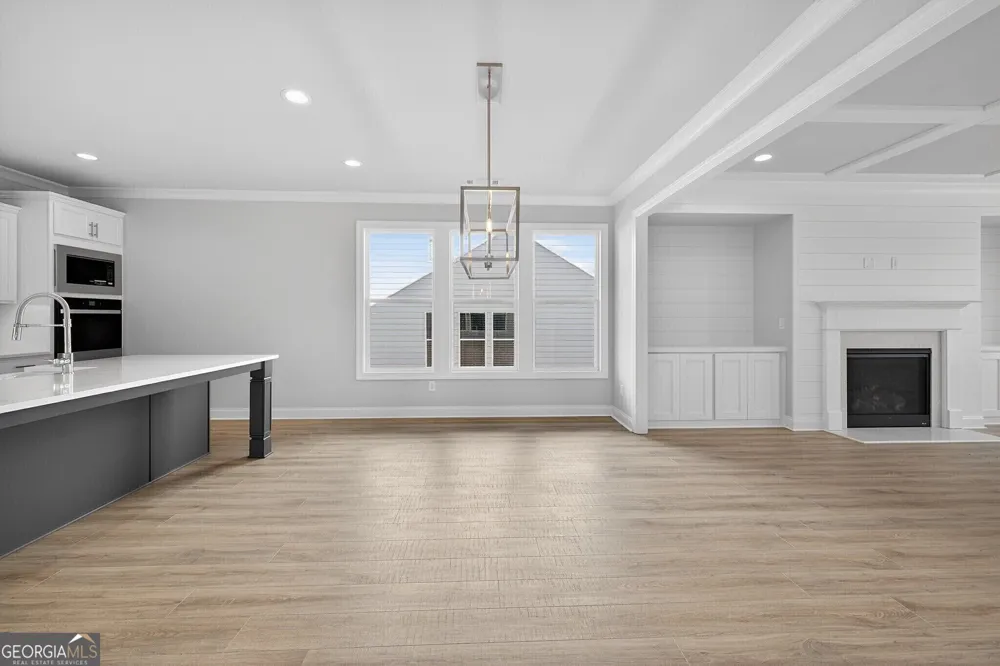 5554 Spring ST Flowery Branch, GA 30542