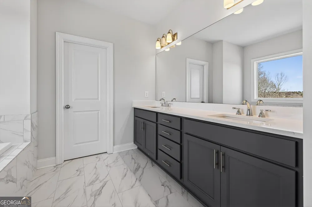 5554 Spring ST Flowery Branch, GA 30542