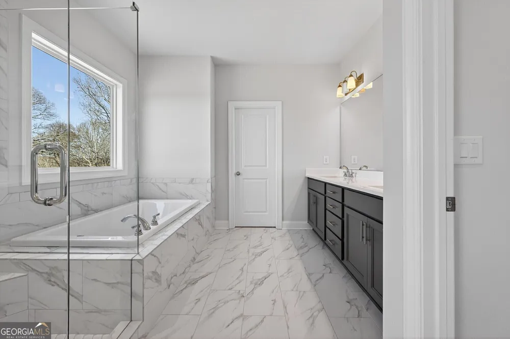 5554 Spring ST Flowery Branch, GA 30542
