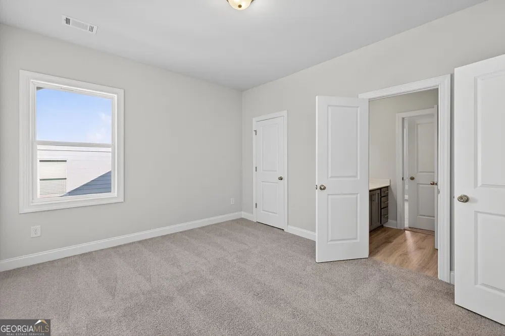 5554 Spring ST Flowery Branch, GA 30542