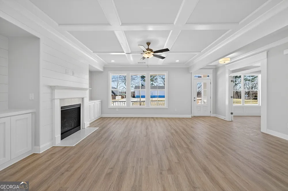 5554 Spring ST Flowery Branch, GA 30542