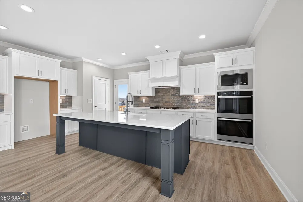 5554 Spring ST Flowery Branch, GA 30542