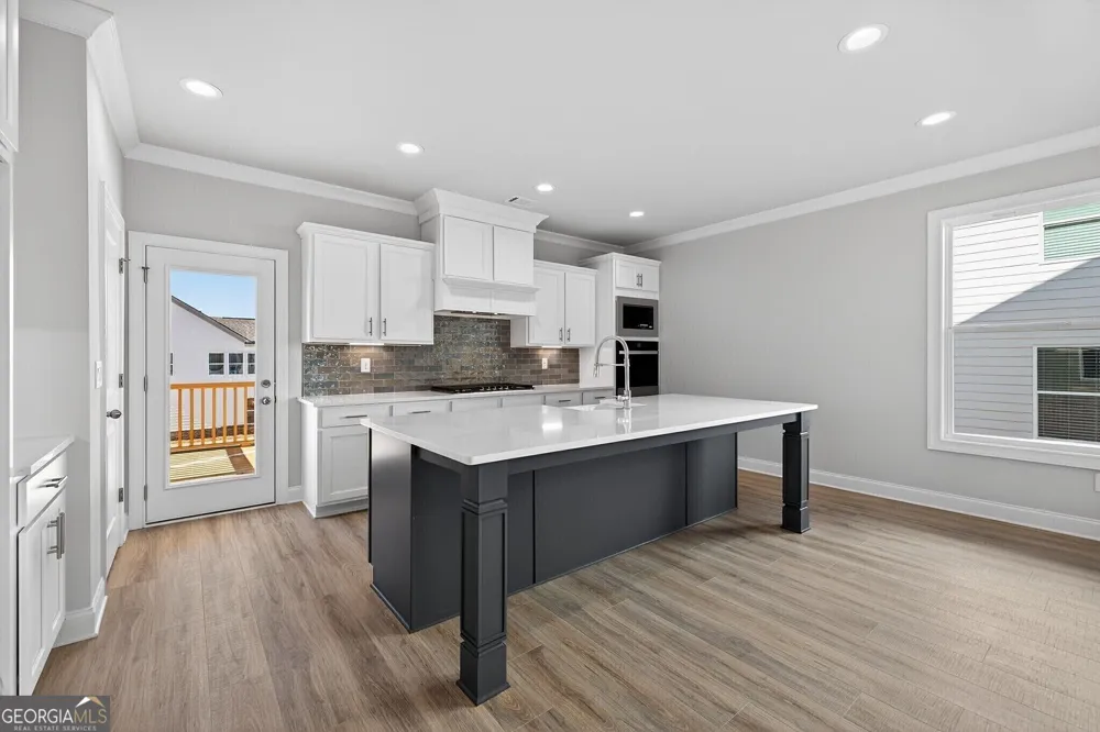 5554 Spring ST Flowery Branch, GA 30542