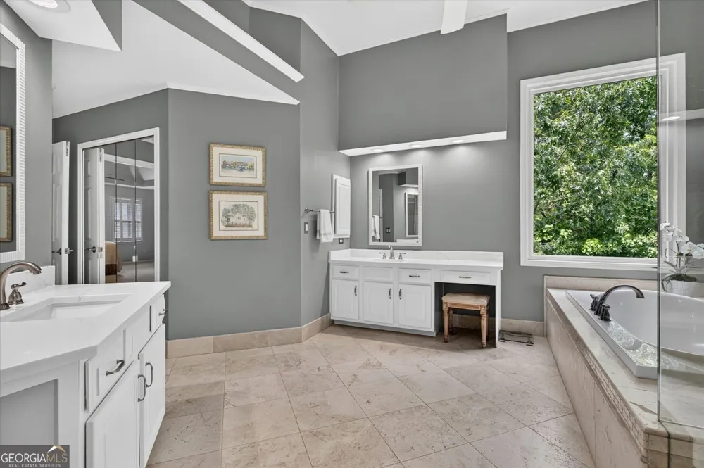 4850 Grandview TRCE Roswell, GA 30075