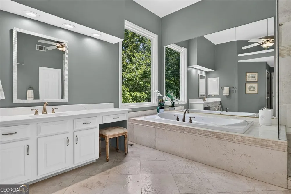 4850 Grandview TRCE Roswell, GA 30075