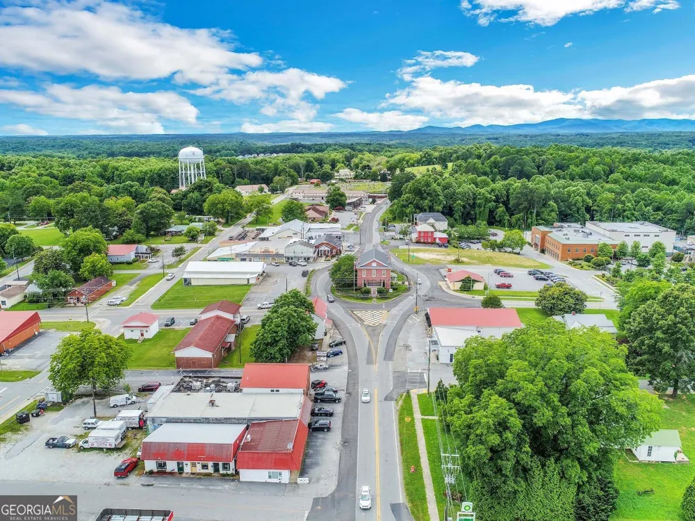 6642 Nix RD Dawsonville, GA 30534