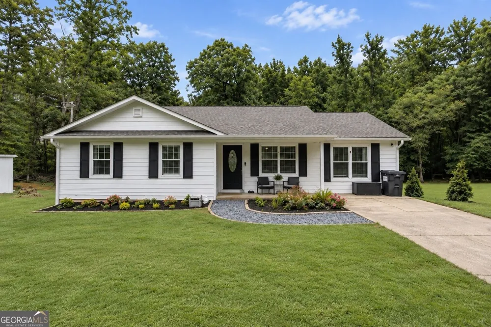 6642 Nix RD Dawsonville, GA 30534