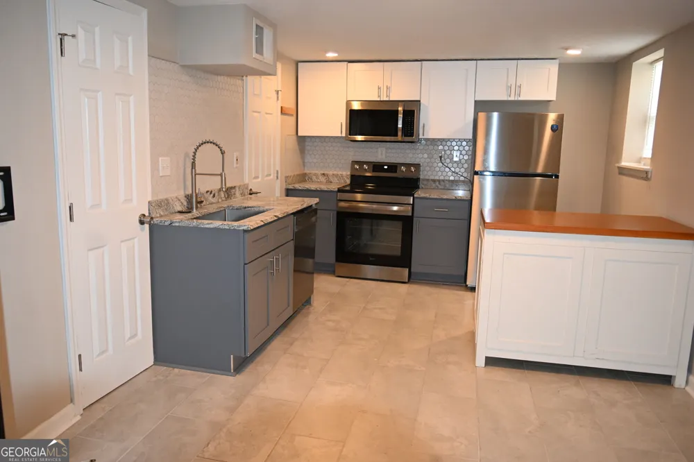 1923 Thompson AVE Atlanta, GA 30344