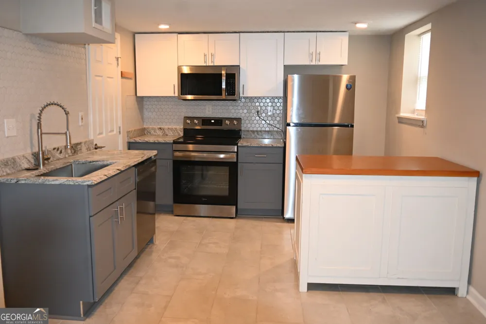 1923 Thompson AVE Atlanta, GA 30344