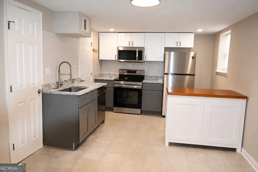 1923 Thompson AVE Atlanta, GA 30344