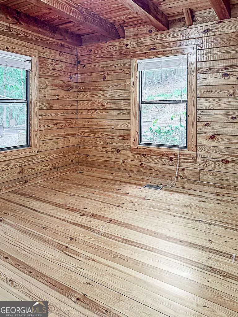 290 Ruby LN Ellijay, GA 30540