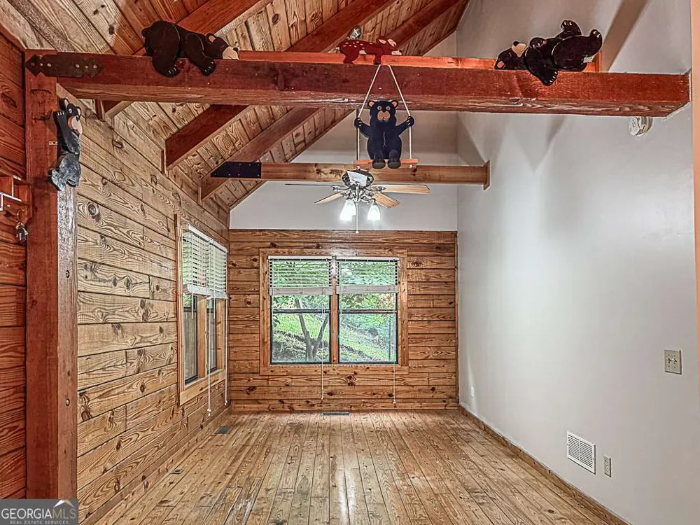 290 Ruby LN Ellijay, GA 30540