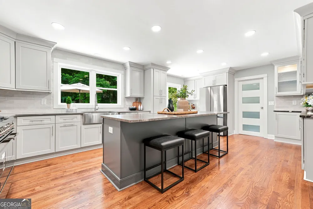 265 Carriage Station CIR Roswell, GA 30075