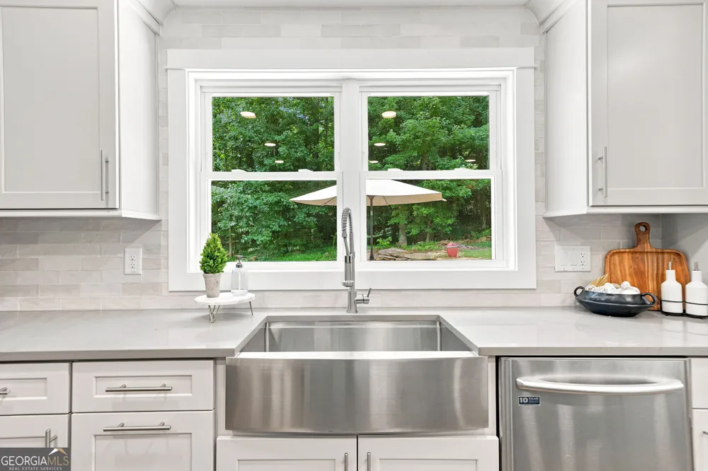 265 Carriage Station CIR Roswell, GA 30075