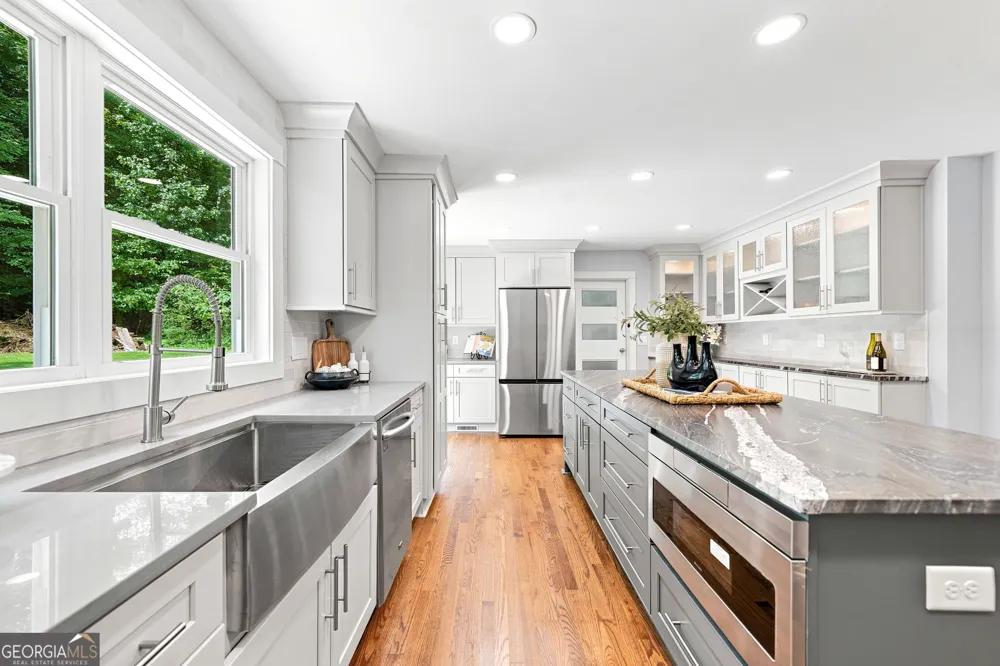 265 Carriage Station CIR Roswell, GA 30075