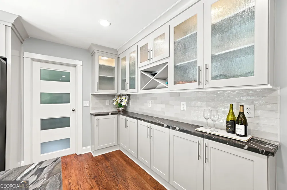 265 Carriage Station CIR Roswell, GA 30075