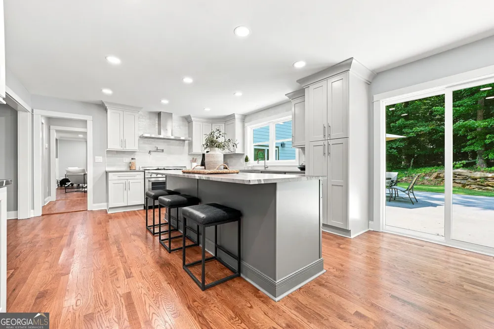 265 Carriage Station CIR Roswell, GA 30075