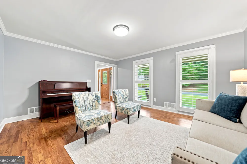 265 Carriage Station CIR Roswell, GA 30075