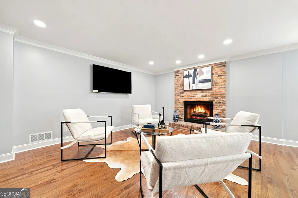 265 Carriage Station CIR Roswell, GA 30075