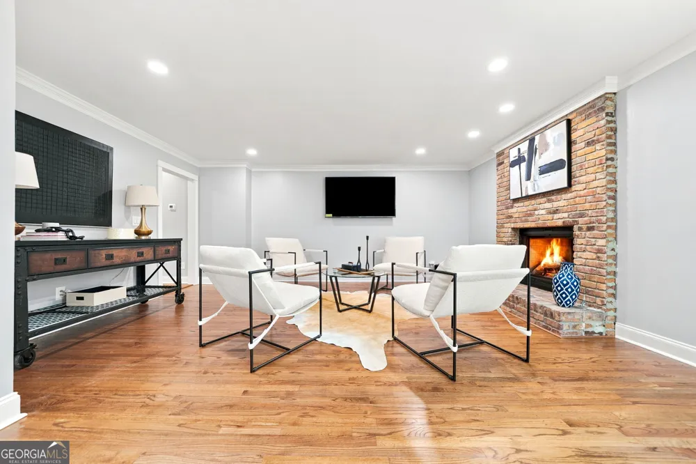 265 Carriage Station CIR Roswell, GA 30075