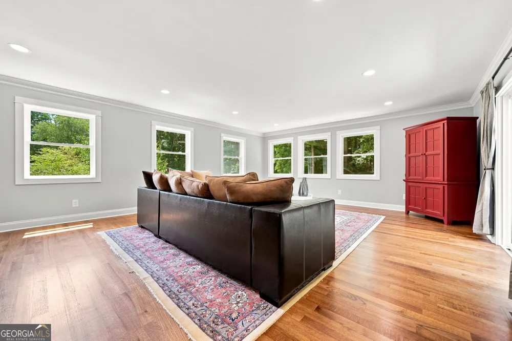 265 Carriage Station CIR Roswell, GA 30075