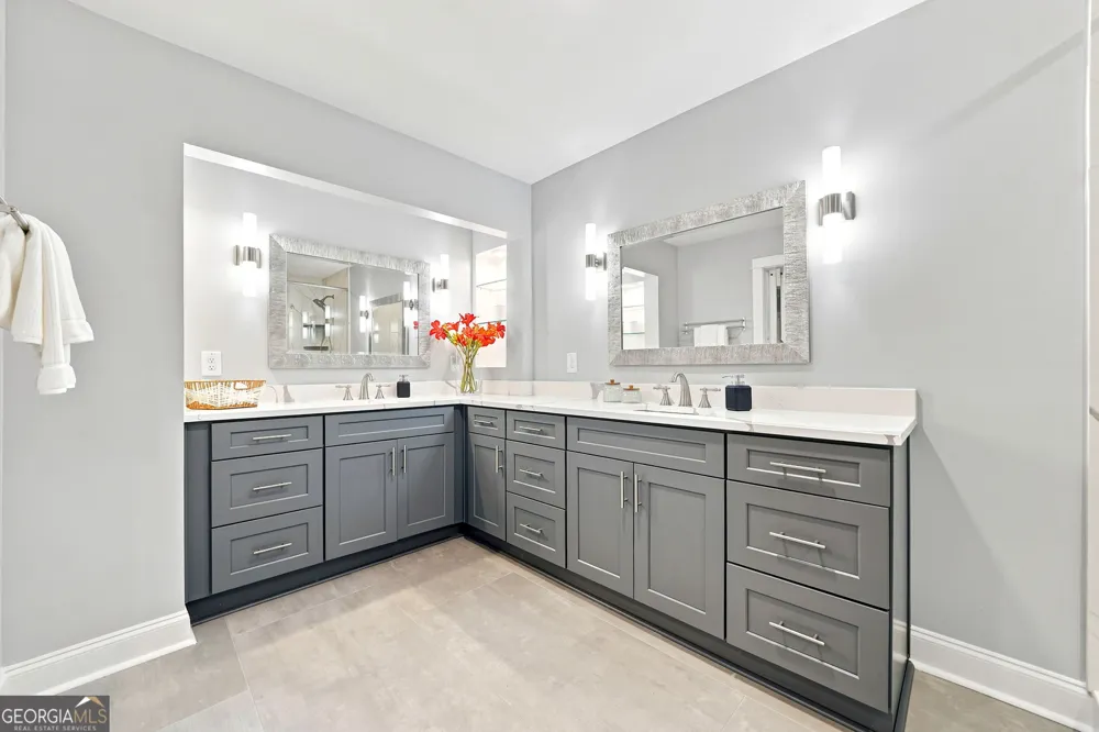 265 Carriage Station CIR Roswell, GA 30075