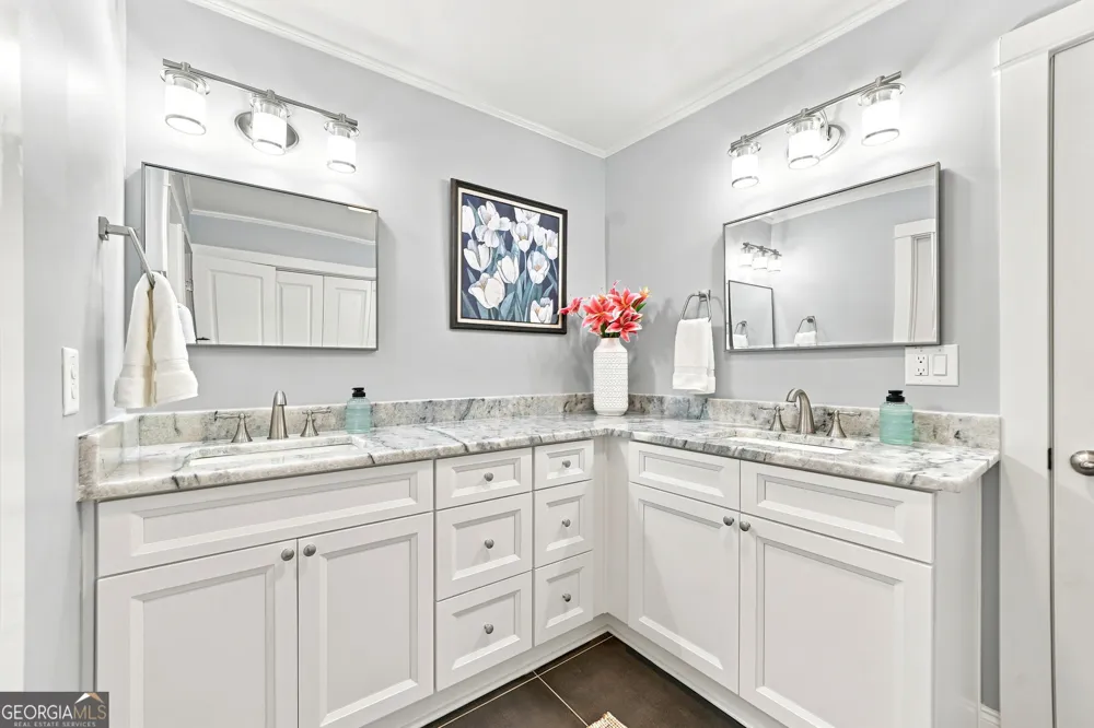 265 Carriage Station CIR Roswell, GA 30075