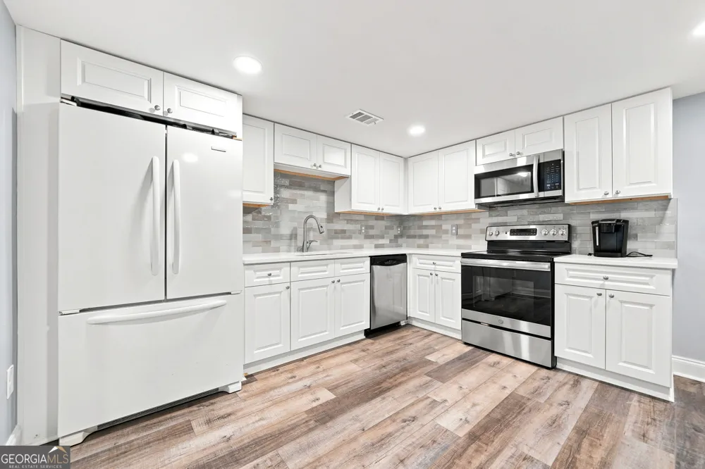 265 Carriage Station CIR Roswell, GA 30075