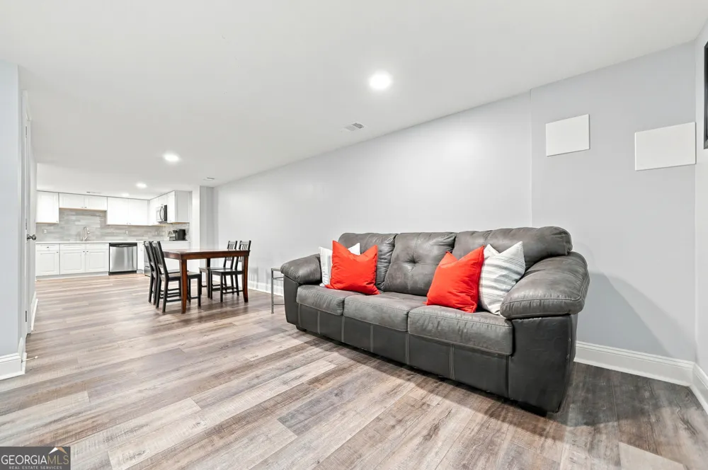 265 Carriage Station CIR Roswell, GA 30075