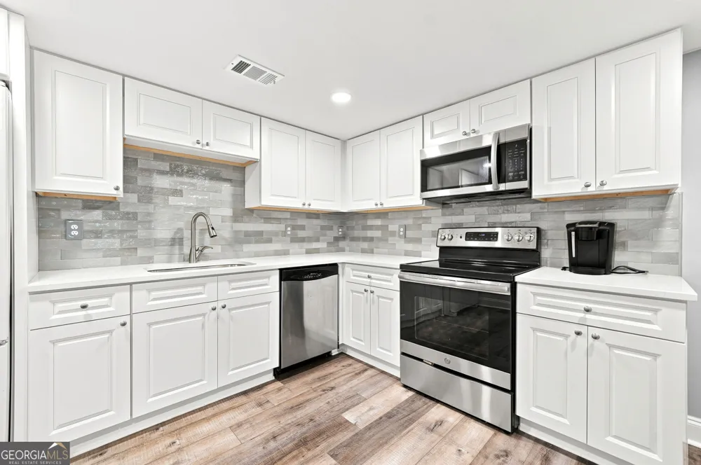 265 Carriage Station CIR Roswell, GA 30075