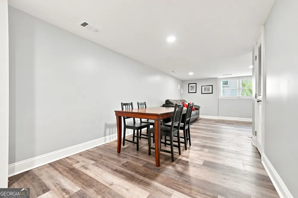 265 Carriage Station CIR Roswell, GA 30075