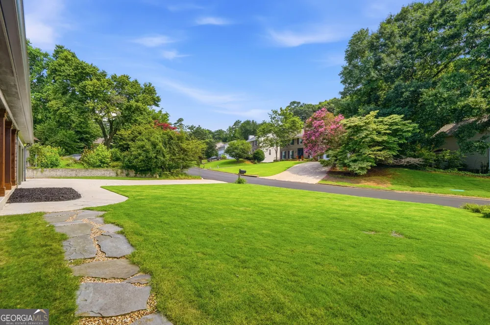 265 Carriage Station CIR Roswell, GA 30075